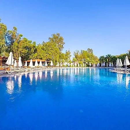 מלון Halic Park 5*